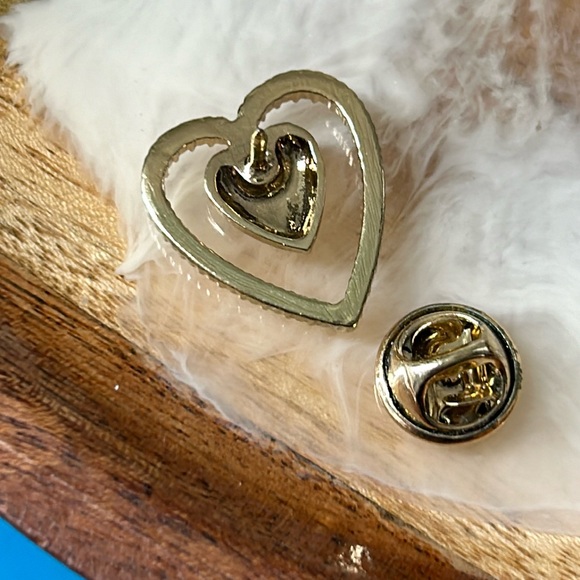 🖤Vtg Double heart lapel pin - Picture 4 of 7